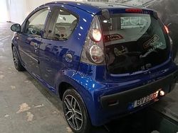 Azul Usado 2010 Peugeot 107 Citadino | € 4.800 (Preço justo)