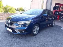 Azul escuro Usado 2017 Renault Mégane IV Intens Citadino | € 15.500 (Preço justo)
