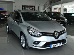 Cinza Usado 2021 Renault Clio V LIMITED Carrinha | € 14.790 (Preço justo)