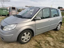 Cinza Usado 2005 Renault Scénic II Monovolume | € 2.750