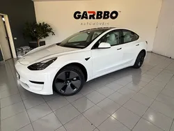 Branco Usado 2022 Tesla Model 3 Standard Range Sedan | € 29.950 (Preço justo)