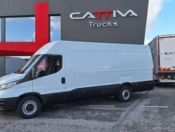 Branco Usado 2022 Iveco Daily | € 26.750 (Bom preço)