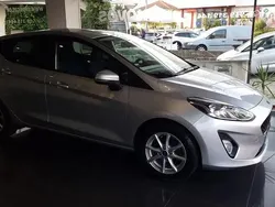Cinzento Usado 2018 Ford Fiesta Business Edition Citadino | € 10.950 (Preço justo)