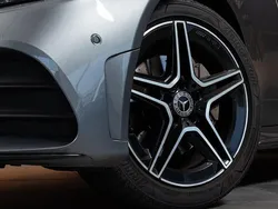 Cinza Usado 2019 Mercedes C220 AMG line Carrinha | € 23.900 (Preço justo)