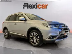 Cinza Usado 2017 Mitsubishi Outlander Intense SUV | € 19.490 (Preço justo)
