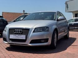 Cinzento Usado 2010 Audi A3 Design Sedan | € 10.000 (Caro)