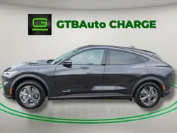 Preto Usado 2022 Ford Mustang Mach-E Basis SUV | € 35.900 (Bom preço)
