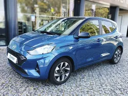 Azul Usado 2024 Hyundai i10 Comfort Citadino | € 17.750 (Preço justo)