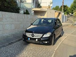 Preto Usado 2014 Mercedes B200 Monovolume | € 12.999