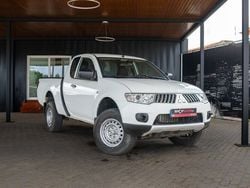Branco Usado 2013 Mitsubishi L200 Intense Pickup | € 19.990 (Super Preço)