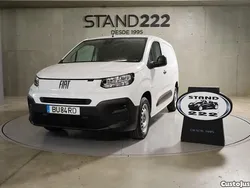 Branco Usado 2025 Fiat Doblò Monovolume | € 22.550 (Preço elevado)