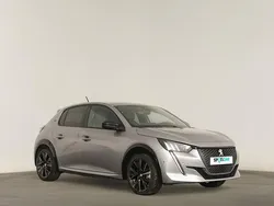 Cinzento Usado 2023 Peugeot e-208 GT Citadino | € 24.490 (Preço justo)