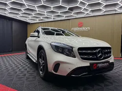 Branco Usado 2017 Mercedes GLA200 Urban SUV | € 25.990 (Preço justo)
