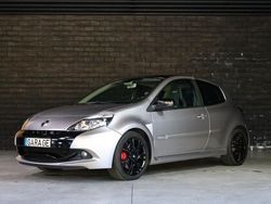 Cinzento Usado 2011 Renault Clio II | € 24.500