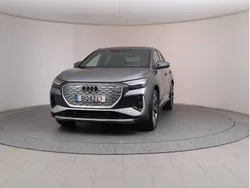 Cinzento Usado 2025 Audi Q4 e-tron SUV | € 56.400 (Preço justo)