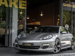 Cinzento Usado 2012 Porsche Panamera Platinum Edition Sedan | € 36.750 (Preço justo)