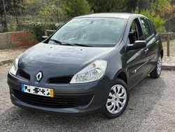 Usado 2006 Renault Clio II Sedan | € 2.999 (Bom preço)