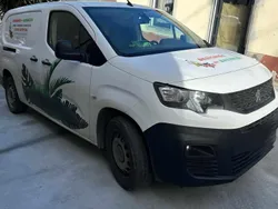 Branco Usado 2022 Peugeot Partner Monovolume | € 17.000 (Preço justo)