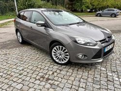 Cinzento Usado 2013 Ford Focus Sedan | € 7.250 (Bom preço)