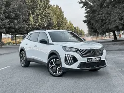 Branco Usado 2024 Peugeot 2008 Allure SUV | € 21.750 (Preço justo)