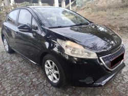 Preto Usado 2014 Peugeot 208 Active Citadino | € 7.750 (Bom preço)