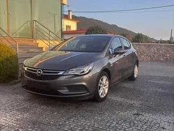 Cinzento Usado 2017 Opel Astra Edition Citadino | € 10.499 (Bom preço)