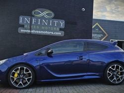 Azul Usado 2013 Opel Astra GTC Citadino | € 26.900