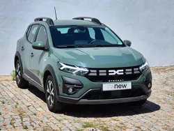 Verde Usado 2024 Dacia Sandero Expression Citadino | € 17.950 (Preço justo)