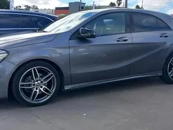 Cinza escuro Usado 2018 Mercedes A180 AMG line | € 19.500 (Bom preço)