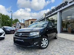 Preto Usado 2013 Dacia Sandero Comfort Citadino | € 8.400