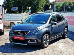 Cinzento Usado 2019 Peugeot 2008 Allure SUV | € 12.900 (Bom preço)