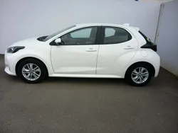 Branco (sólida) Usado 2023 Toyota Yaris Comfort Sedan | € 18.250 (Preço justo)