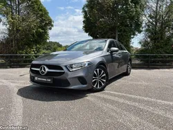 Cinza Usado 2020 Mercedes A180 Style Sedan | € 26.980 (Preço justo)