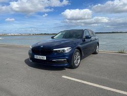 Azul Usado 2019 BMW 518 Luxury Line Carrinha | € 27.500