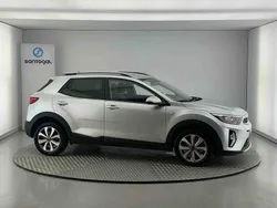 Cinzento Usado 2024 Kia Stonic SUV | € 17.990 (Preço justo)