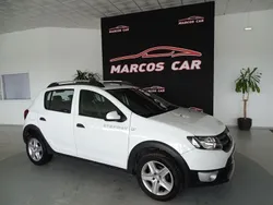 Branco (metalizado) Usado 2016 Dacia Sandero Stepway Citadino | € 12.700 (Preço elevado)