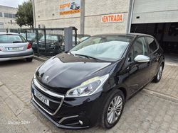 Preto Usado 2016 Peugeot 208 Active Citadino | € 9.750 (Preço justo)