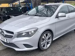 Cinza prata Usado 2015 Mercedes CLA200 Urban Sedan | € 19.900 (Caro)