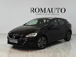 Preto Usado 2020 Volvo V40 Momentum Carrinha | € 15.800