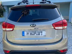 Cinzento Usado 2014 Kia Carens Monovolume | € 11.800 (Preço justo)