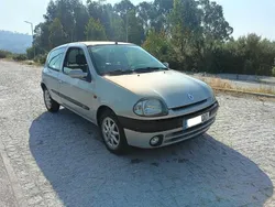 Cinzento Usado 2000 Renault Clio II Citadino | € 1.850 (Preço justo)