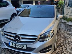 Cinza Usado 2016 Mercedes B180 Style Monovolume | € 18.500 (Caro)