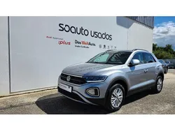 Cinzento claro metalizado Usado 2024 VW T-Roc SUV | € 23.690 (Preço justo)
