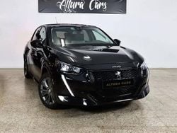 Preto Usado 2021 Peugeot e-208 Allure Citadino | € 15.900 (Preço justo)