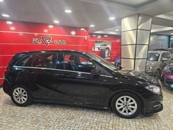 Preto Usado 2018 Mercedes B180 Style Monovolume | € 18.900 (Preço justo)