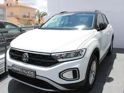 Branco Usado 2024 VW T-Roc Life SUV | € 28.990 (Preço justo)