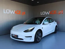 Branco Usado 2021 Tesla Model 3 Standard Range Plus Sedan | € 28.900 (Preço justo)