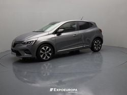 Cinzento Usado 2023 Renault Clio V Evolution Sedan | € 17.890 (Preço justo)