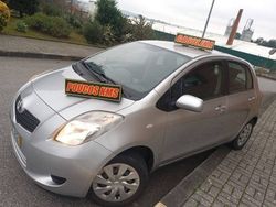 Cinzento Usado 2007 Toyota Yaris | € 7.350 (Preço elevado)