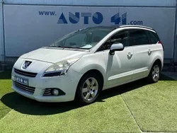 Branco Usado 2012 Peugeot 5008 Monovolume | € 9.950 (Preço justo)